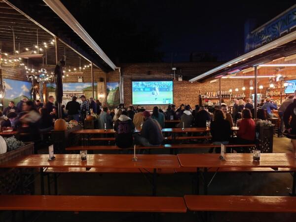 Best Sports Bars in Forrest Hills - Cobblestones Pub