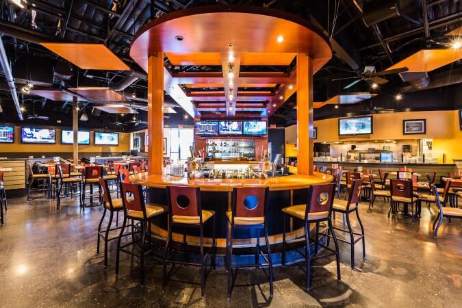 Best Sports Bars in Phoenix - Half Moon Sports Grill Iii