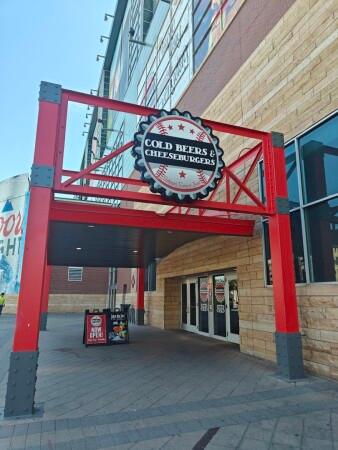 Best Sports Bars in Phoenix - Cold Beer And Cheeseburgers @ Phoenix (N 7Th Street)