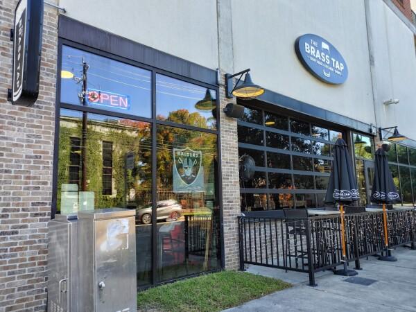 Best Sports Bars in Houston - Brass Tap @ Houston