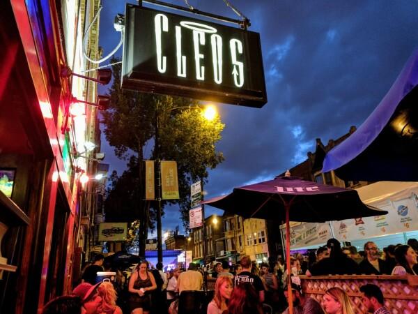 Best Sports Bars in Chicago - Cleos Bar and Grill