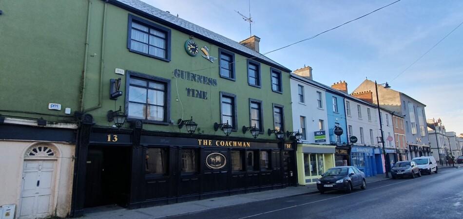 Best Sports Bars in Tipperary - THE COACHMAN