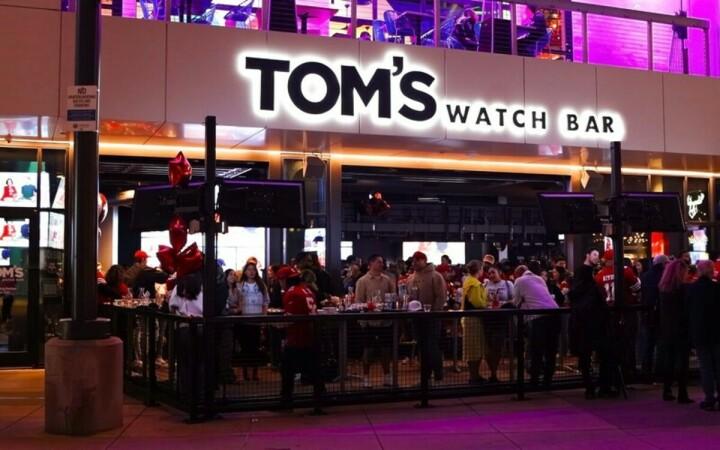 Best Sports Bars in Phoenix - Tom's Watch Bar @ Phoenix, AZ- Chase Field