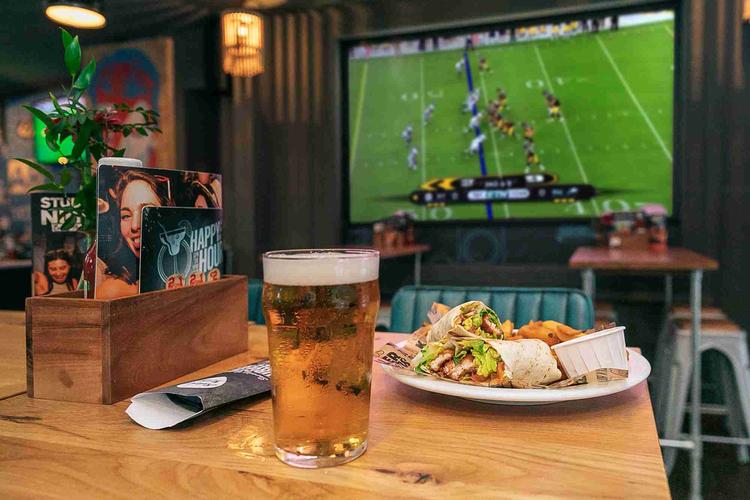 Explore pubs offering great food alongside live matches, perfect for a full World Cup viewing experience.