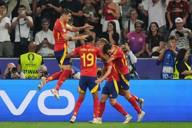 Discover venues screening La Rojas matches live, ideal for following their progress during the tournament.